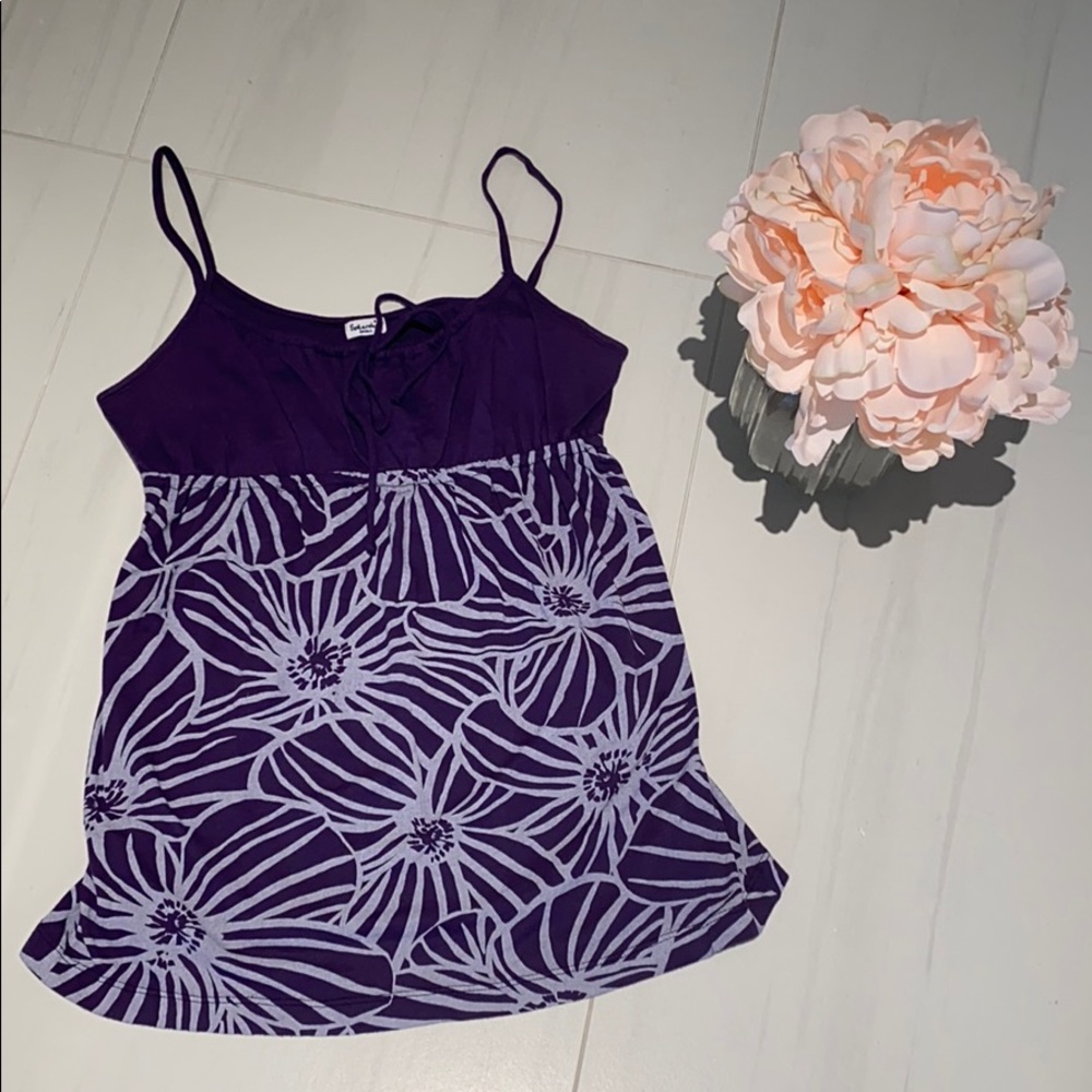 SPLENDID TOP WITH FLOWER DESIGN
